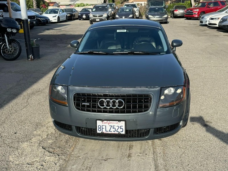 Audi TT Vehicle Full-screen Gallery Image 07