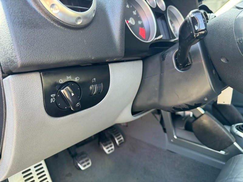 Audi TT Vehicle Full-screen Gallery Image 14