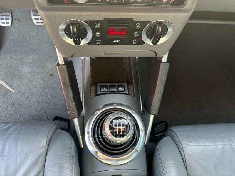 Audi TT Vehicle Full-screen Gallery Image 19