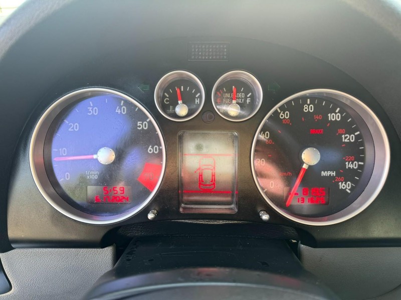 Audi TT Vehicle Full-screen Gallery Image 20