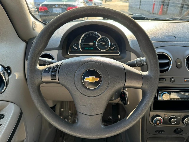 Chevrolet HHR Vehicle Full-screen Gallery Image 22