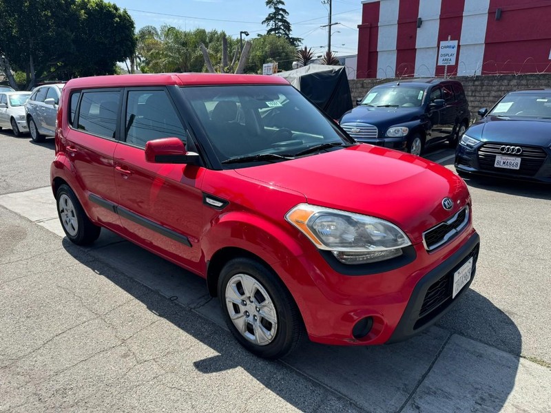 Kia Soul Vehicle Full-screen Gallery Image 07