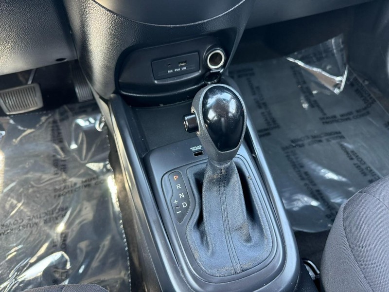 Kia Soul Vehicle Full-screen Gallery Image 22