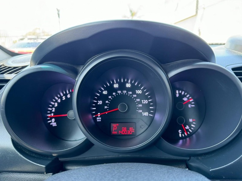 Kia Soul Vehicle Full-screen Gallery Image 24