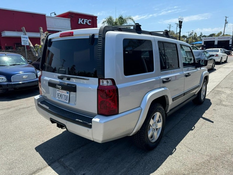 Jeep Commander Vehicle Full-screen Gallery Image 05