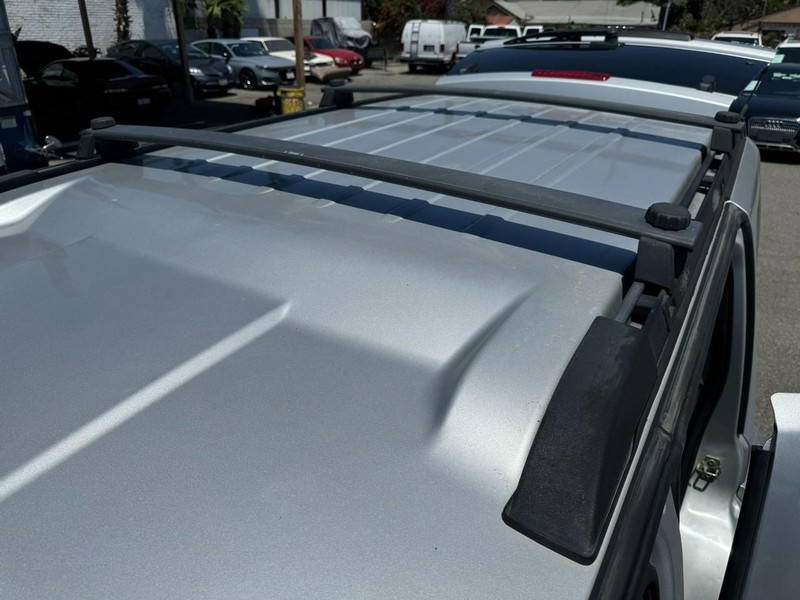 Jeep Commander Vehicle Full-screen Gallery Image 09