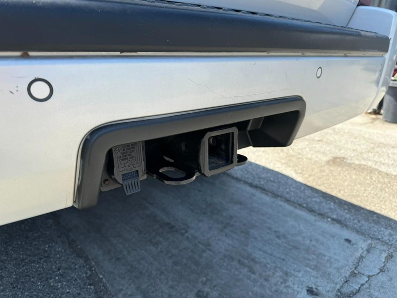 Jeep Commander Vehicle Full-screen Gallery Image 25