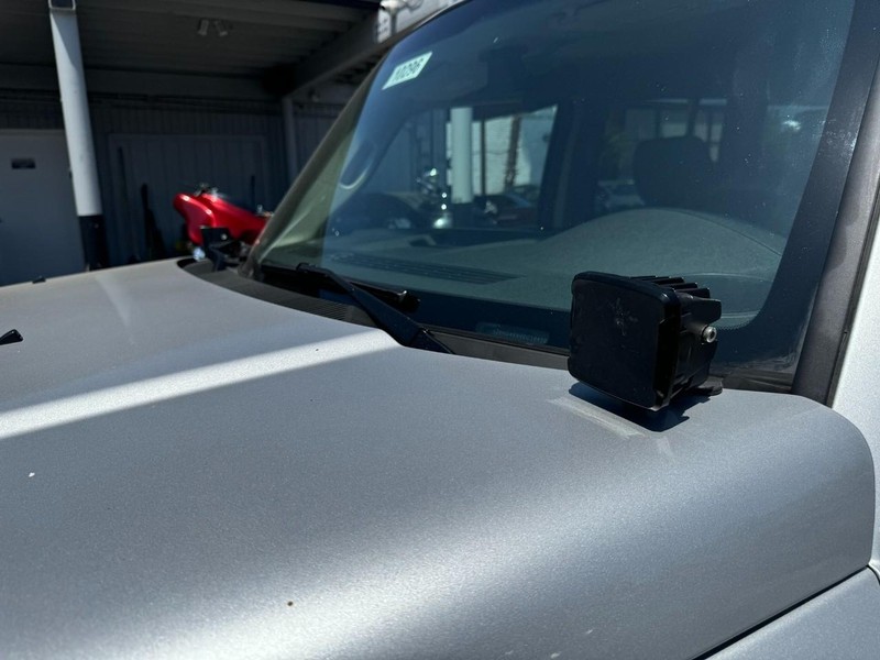 Jeep Commander Vehicle Full-screen Gallery Image 27