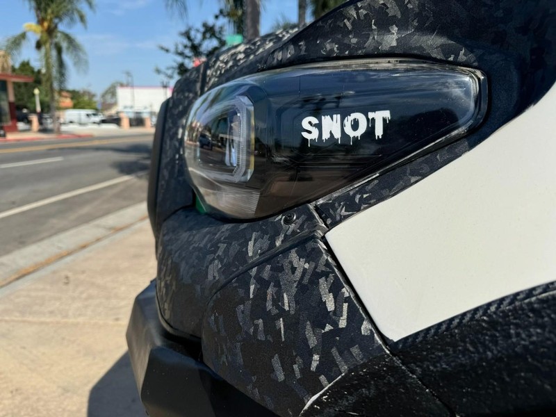 Toyota Tacoma 4WD Vehicle Full-screen Gallery Image 09