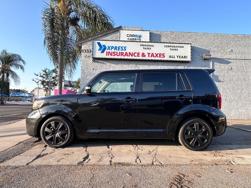 Scion xB Vehicle Full-screen Gallery Image 02