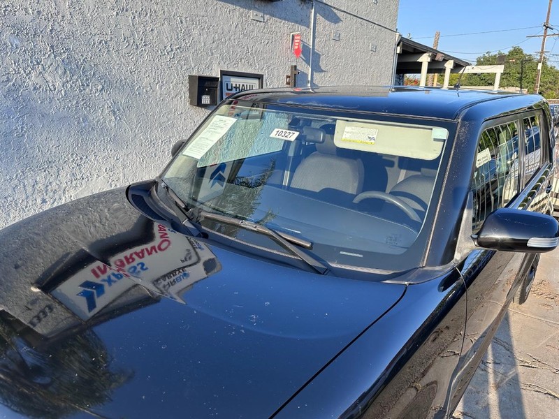 Scion xB Vehicle Full-screen Gallery Image 09