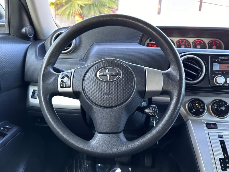 Scion xB Vehicle Full-screen Gallery Image 19