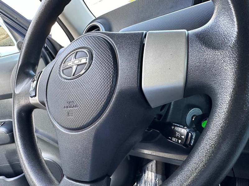 Scion xB Vehicle Full-screen Gallery Image 28