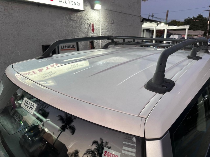 Toyota FJ Cruiser Vehicle Full-screen Gallery Image 11