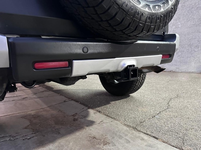 Toyota FJ Cruiser Vehicle Full-screen Gallery Image 14