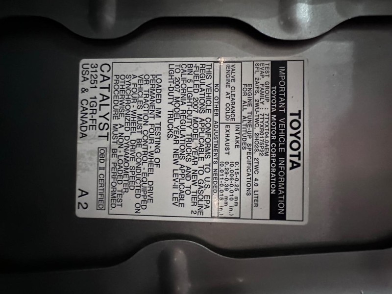 Toyota FJ Cruiser Vehicle Full-screen Gallery Image 34