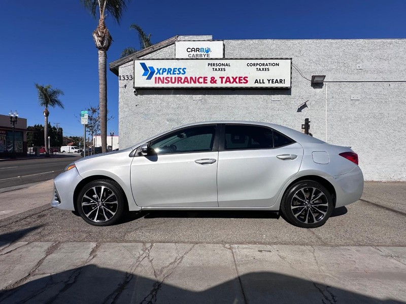 Toyota Corolla Vehicle Full-screen Gallery Image 02