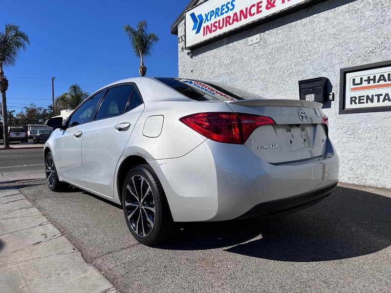 Toyota Corolla Vehicle Full-screen Gallery Image 03