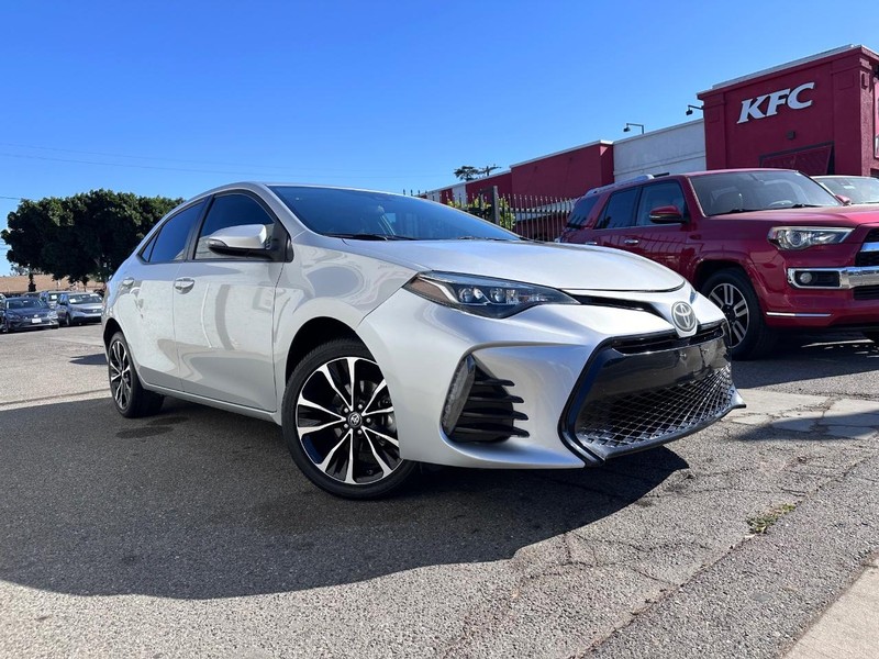 Toyota Corolla Vehicle Full-screen Gallery Image 06