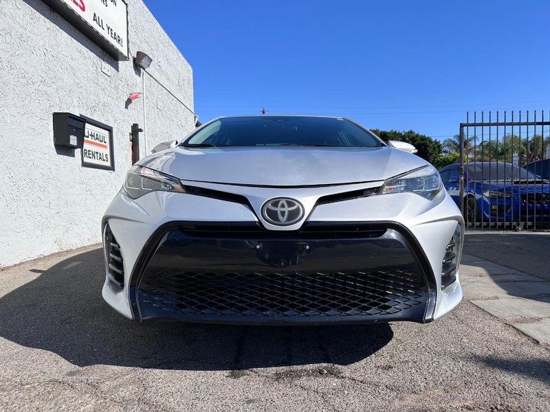 Toyota Corolla Vehicle Full-screen Gallery Image 07