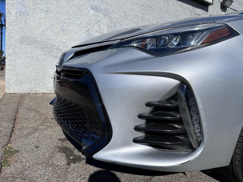 Toyota Corolla Vehicle Full-screen Gallery Image 08