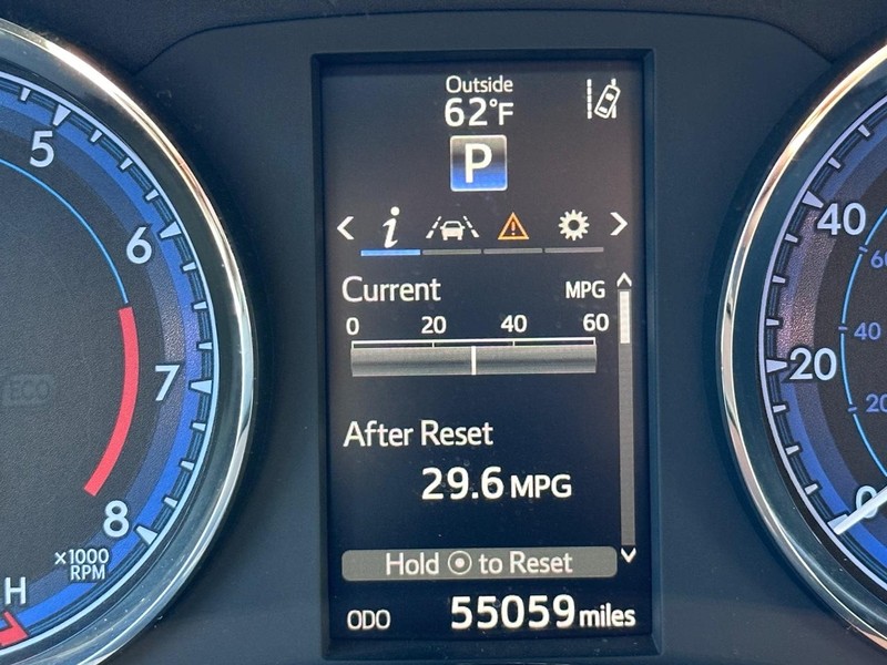 Toyota Corolla Vehicle Full-screen Gallery Image 28