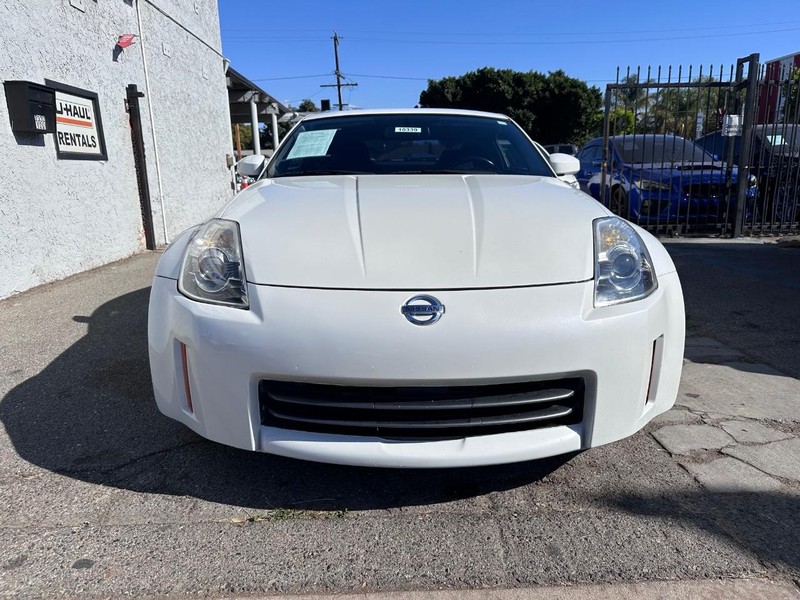 Nissan 350Z Vehicle Full-screen Gallery Image 08