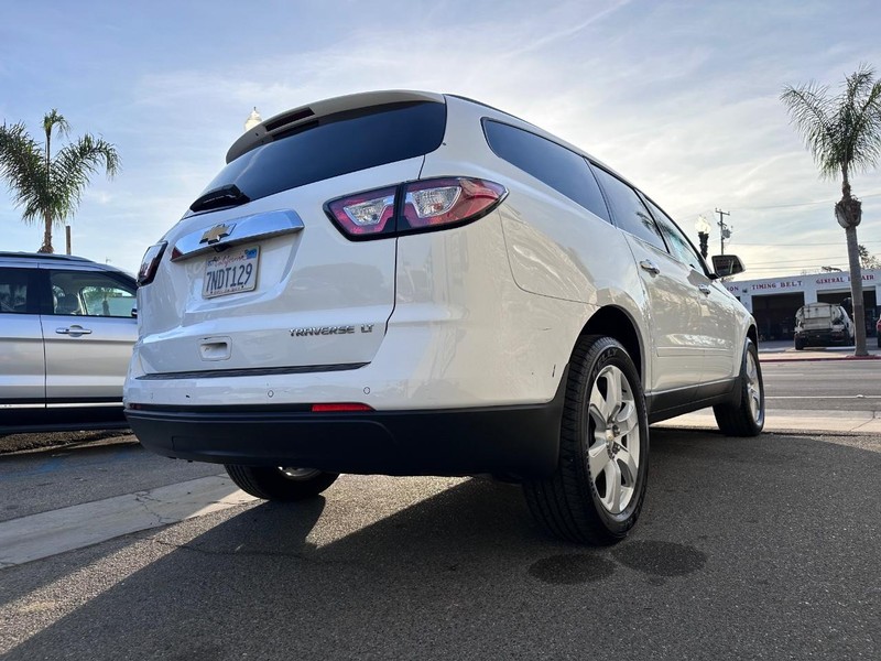 Chevrolet Traverse Vehicle Full-screen Gallery Image 05