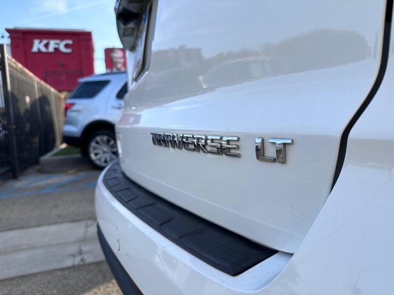 Chevrolet Traverse Vehicle Full-screen Gallery Image 11