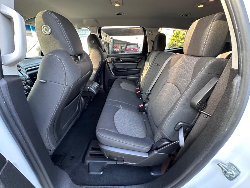 Chevrolet Traverse Vehicle Full-screen Gallery Image 14
