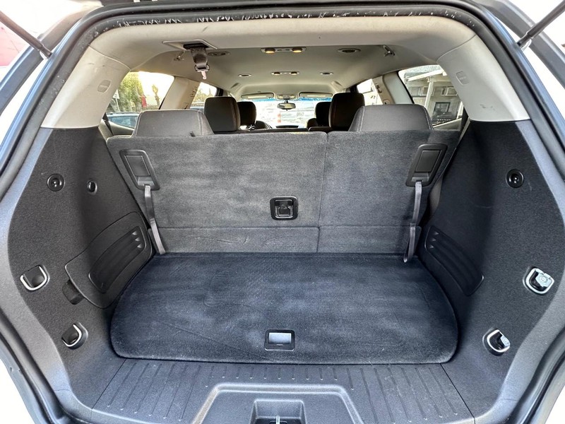 Chevrolet Traverse Vehicle Full-screen Gallery Image 15