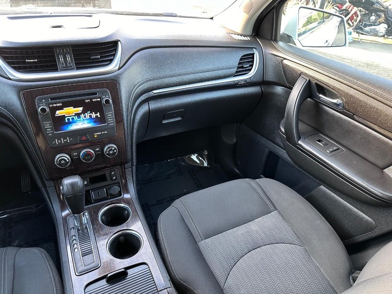 Chevrolet Traverse Vehicle Full-screen Gallery Image 19