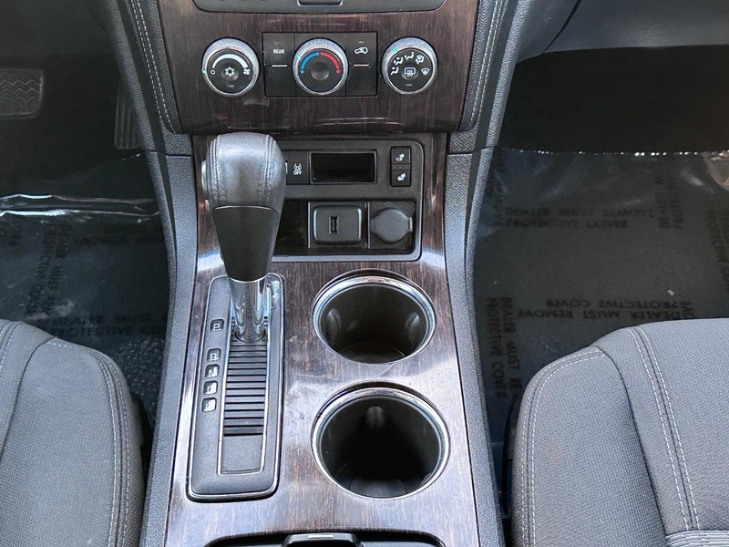 Chevrolet Traverse Vehicle Full-screen Gallery Image 23