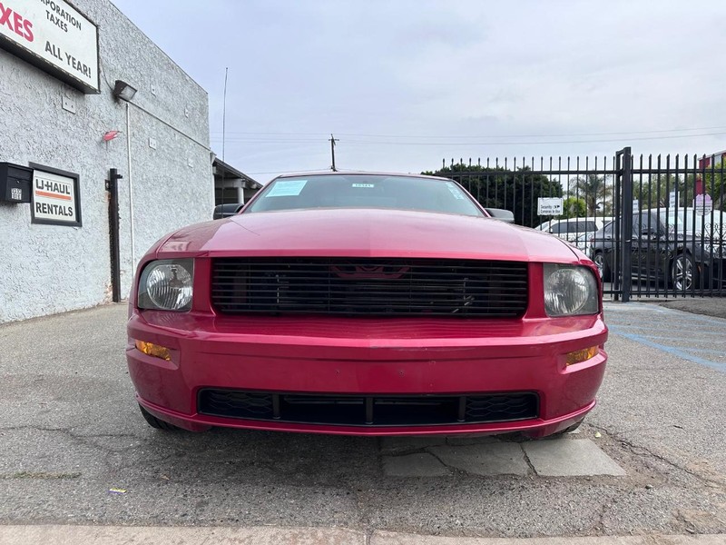 Ford Mustang Vehicle Full-screen Gallery Image 07