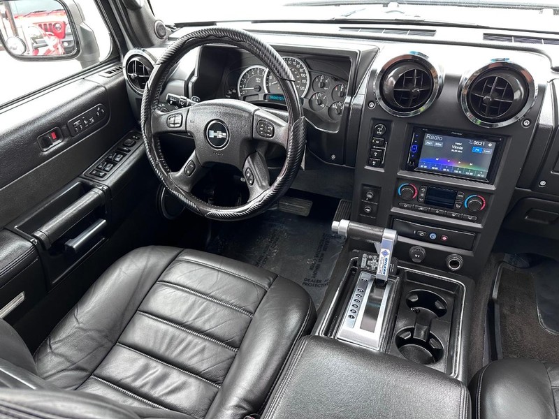 HUMMER H2 Vehicle Full-screen Gallery Image 19