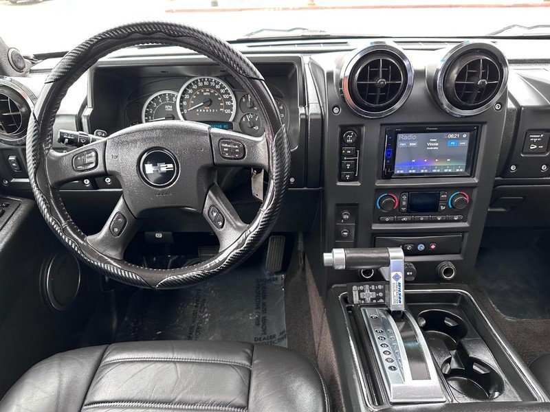 HUMMER H2 Vehicle Full-screen Gallery Image 21