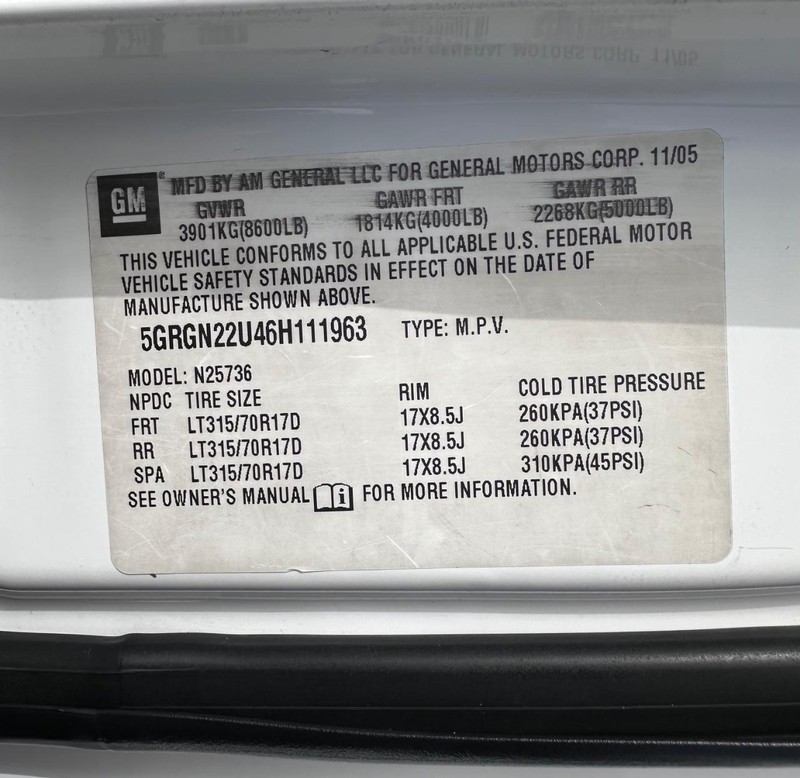 HUMMER H2 Vehicle Full-screen Gallery Image 33