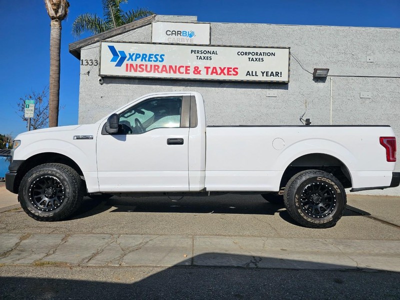 Ford F-150 Vehicle Full-screen Gallery Image 02