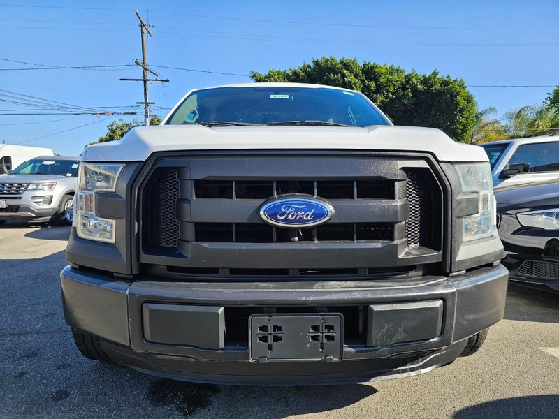 Ford F-150 Vehicle Full-screen Gallery Image 08