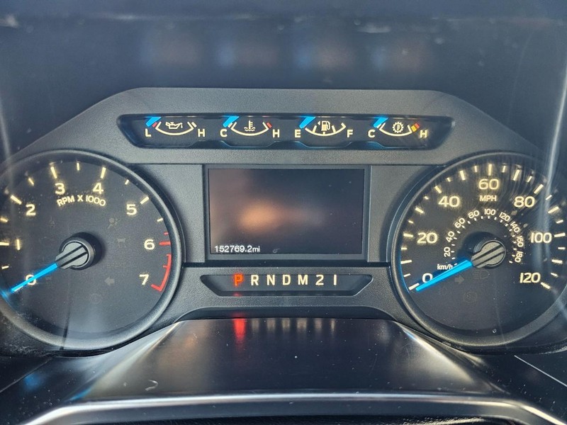 Ford F-150 Vehicle Full-screen Gallery Image 18