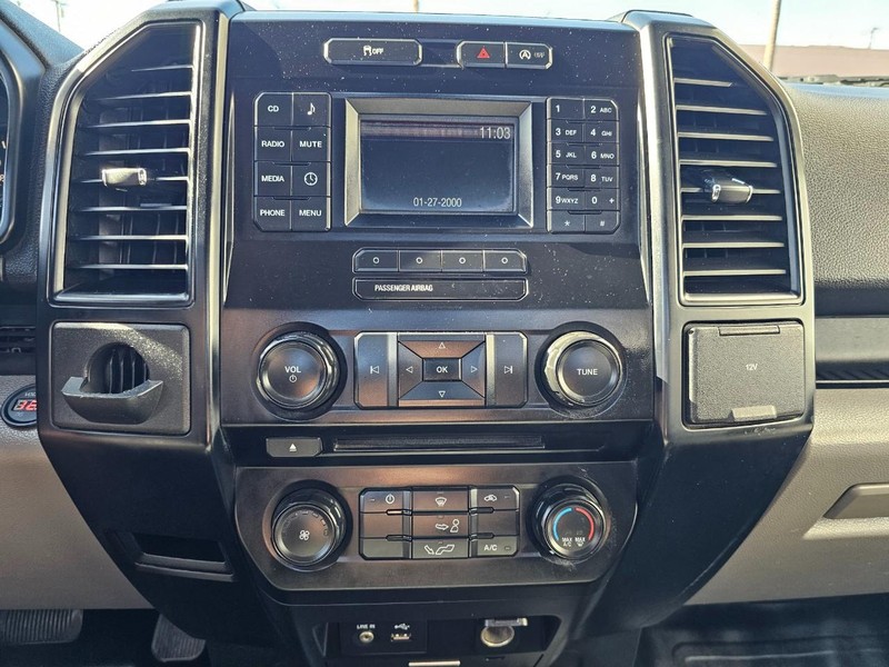 Ford F-150 Vehicle Full-screen Gallery Image 19