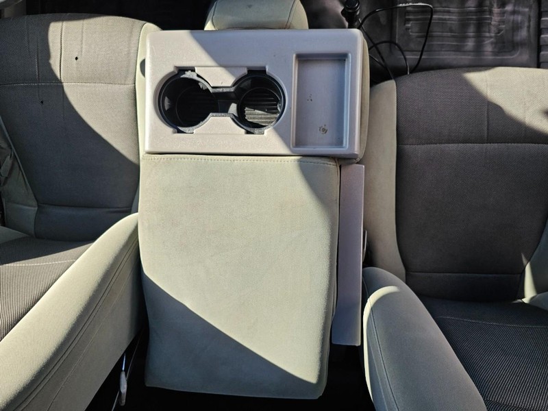 Ford F-150 Vehicle Full-screen Gallery Image 24