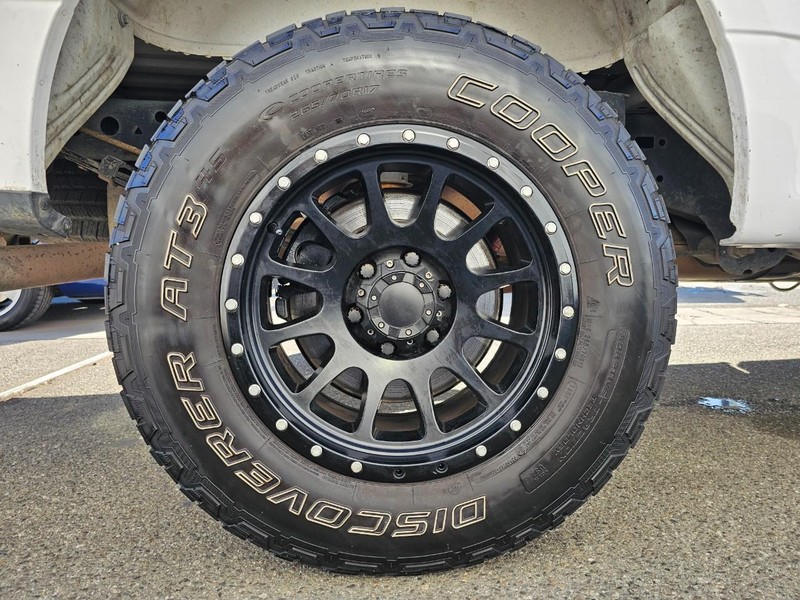 Ford F-150 Vehicle Full-screen Gallery Image 25