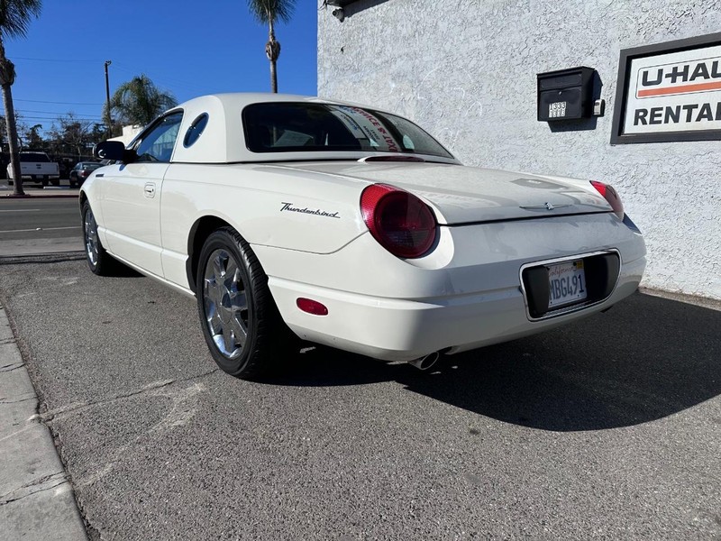 Ford Thunderbird Vehicle Full-screen Gallery Image 03