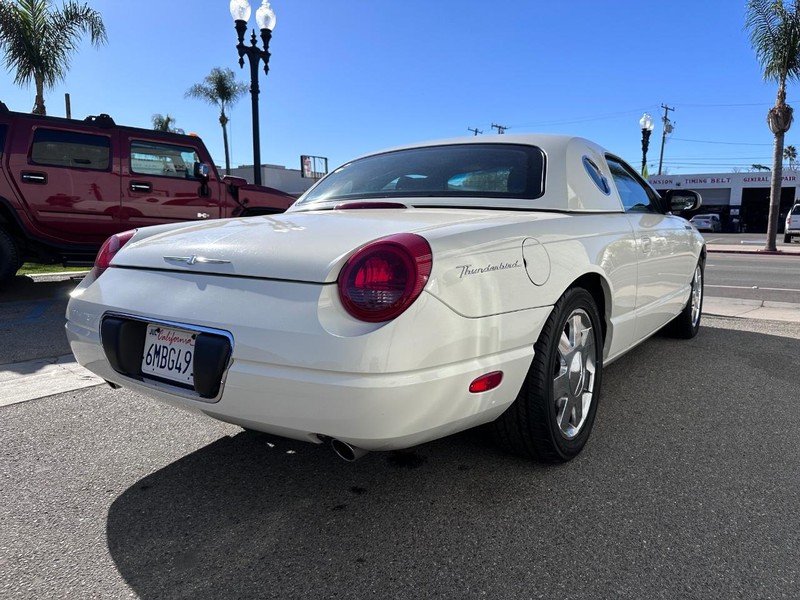 Ford Thunderbird Vehicle Full-screen Gallery Image 05
