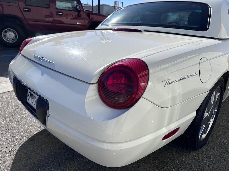 Ford Thunderbird Vehicle Full-screen Gallery Image 12