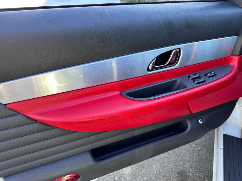 Ford Thunderbird Vehicle Full-screen Gallery Image 17