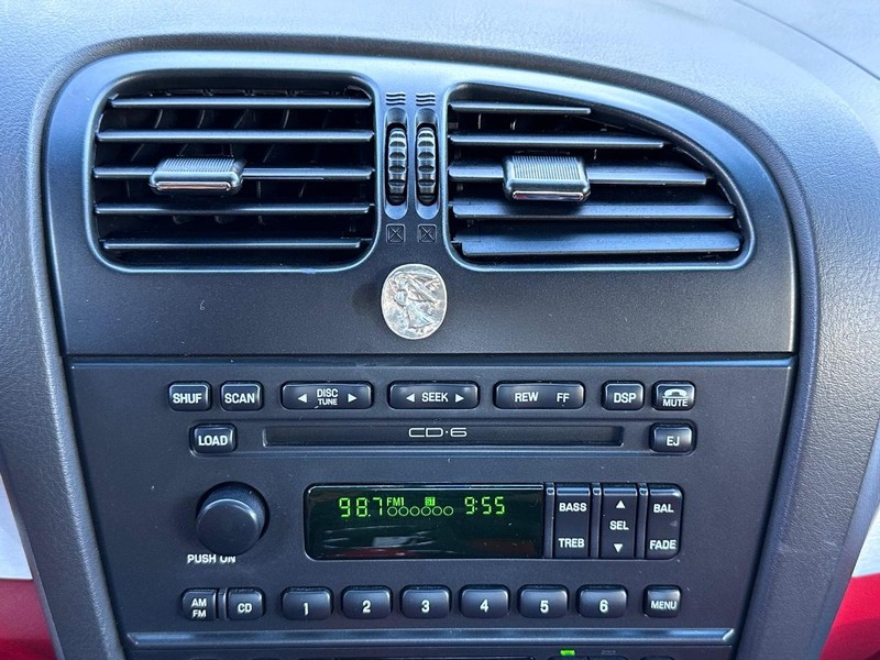 Ford Thunderbird Vehicle Full-screen Gallery Image 29