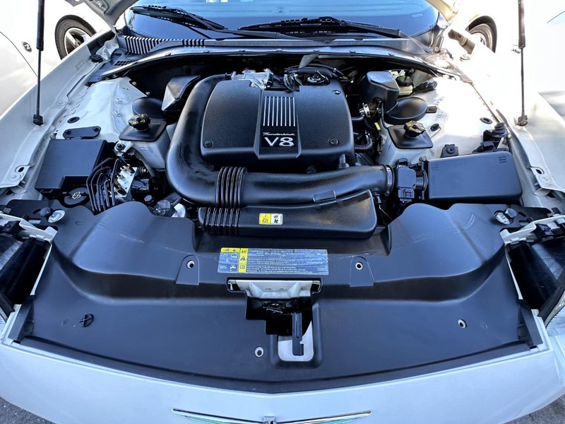 Ford Thunderbird Vehicle Full-screen Gallery Image 32