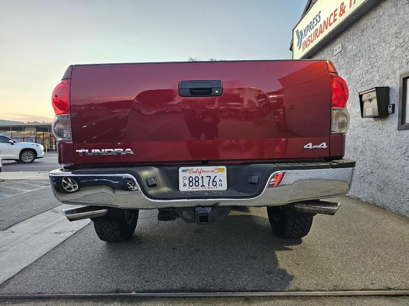 Toyota Tundra Vehicle Full-screen Gallery Image 04